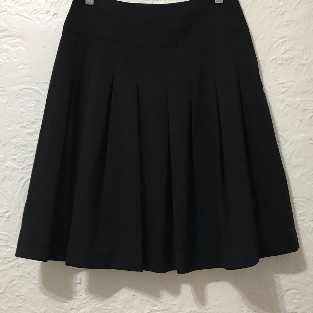 H&M Multi Pleat Skirt- Black/ Size 4